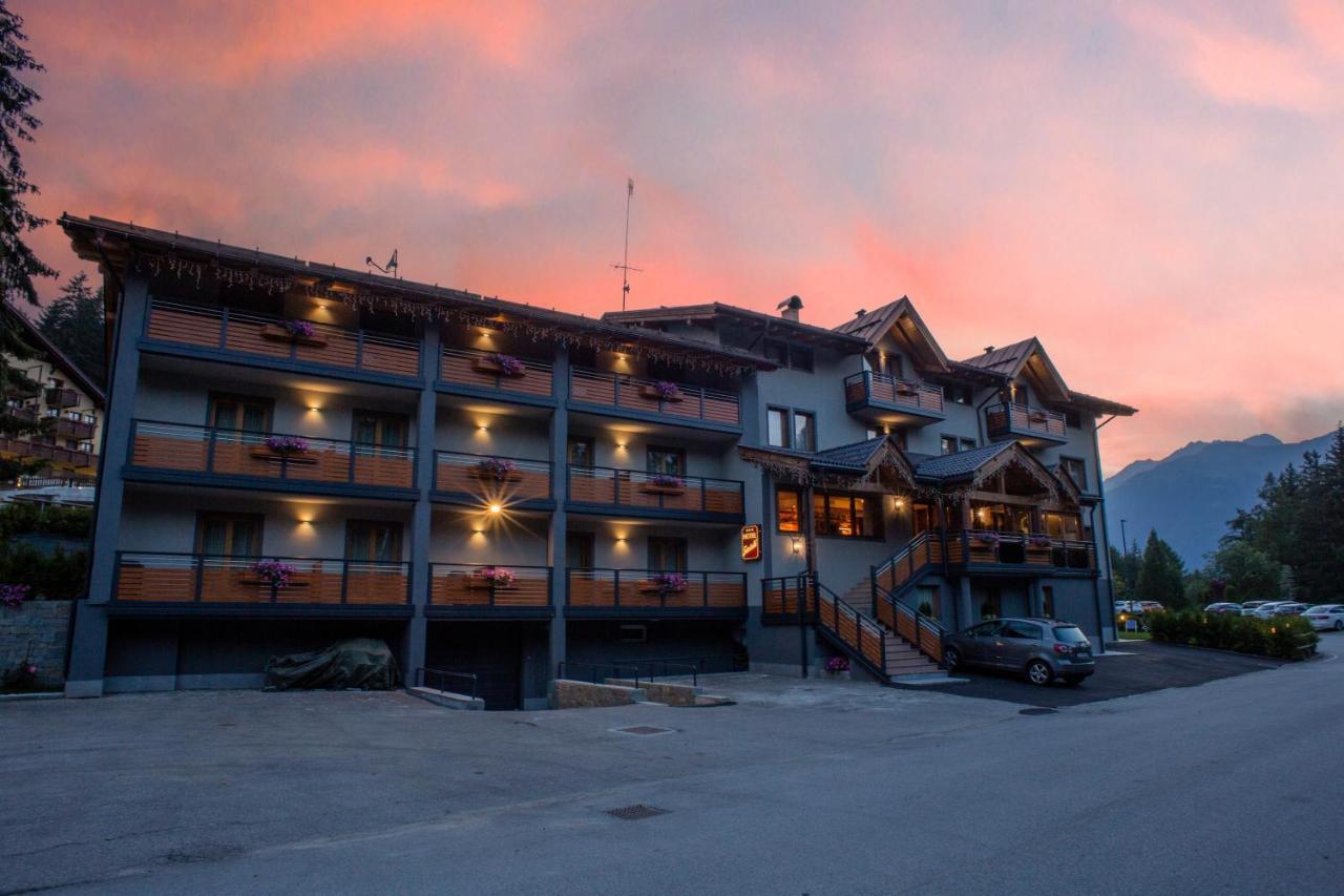 Hotel Fantelli Folgarida Exterior photo