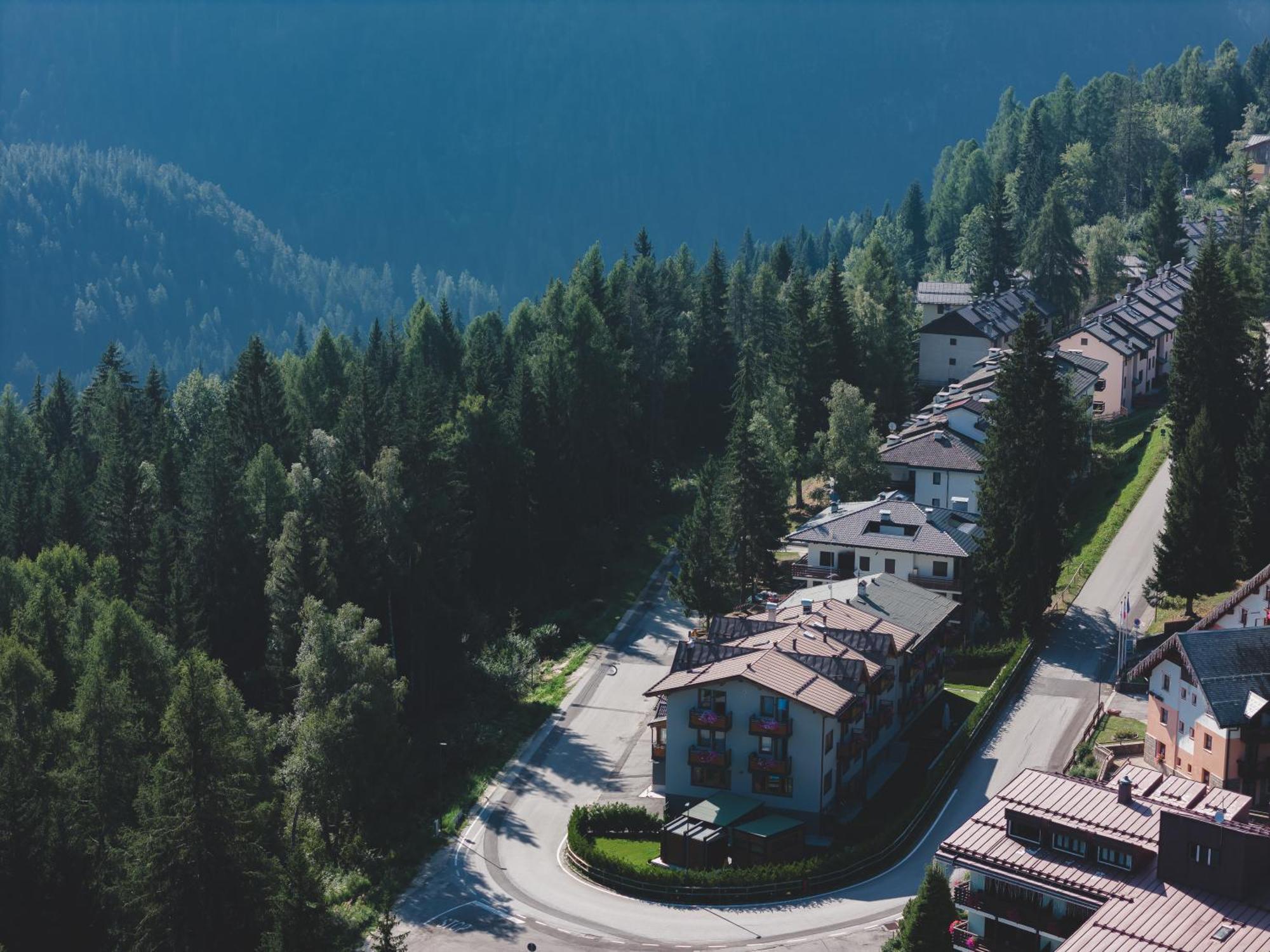Hotel Fantelli Folgarida Exterior photo